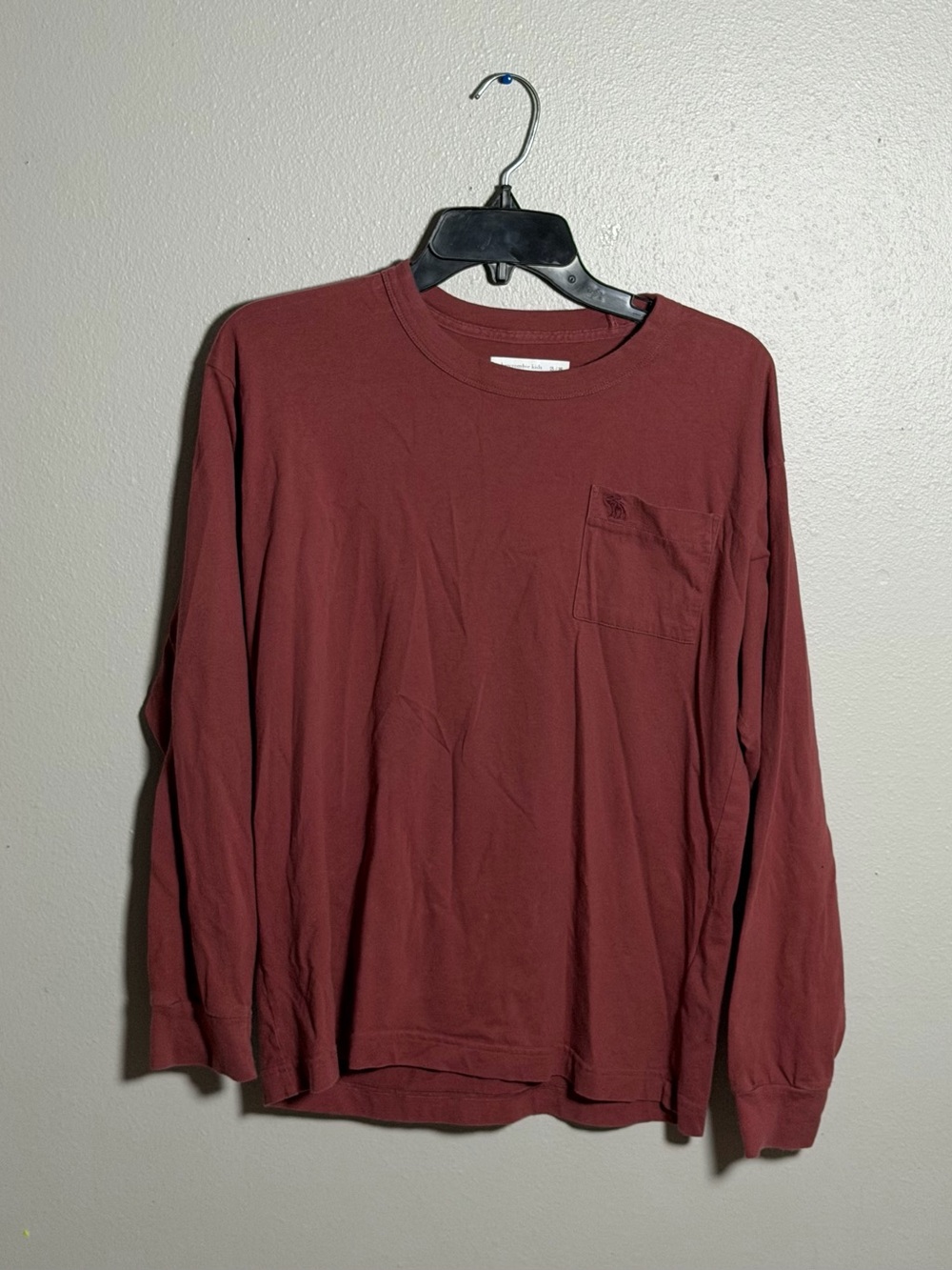 Abercrombie Kids Boys Relaxed Fit Minimalist LongSleeve Tee Burgundy 15/16